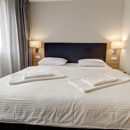 פוליס Hotel Dobosz מראה חיצוני תמונה