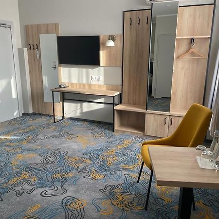 פוליס Hotel Dobosz מראה חיצוני תמונה