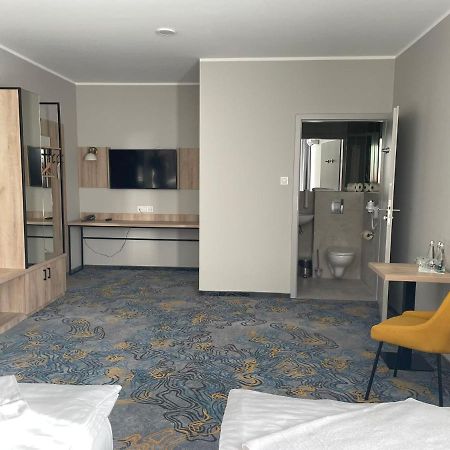 פוליס Hotel Dobosz מראה חיצוני תמונה