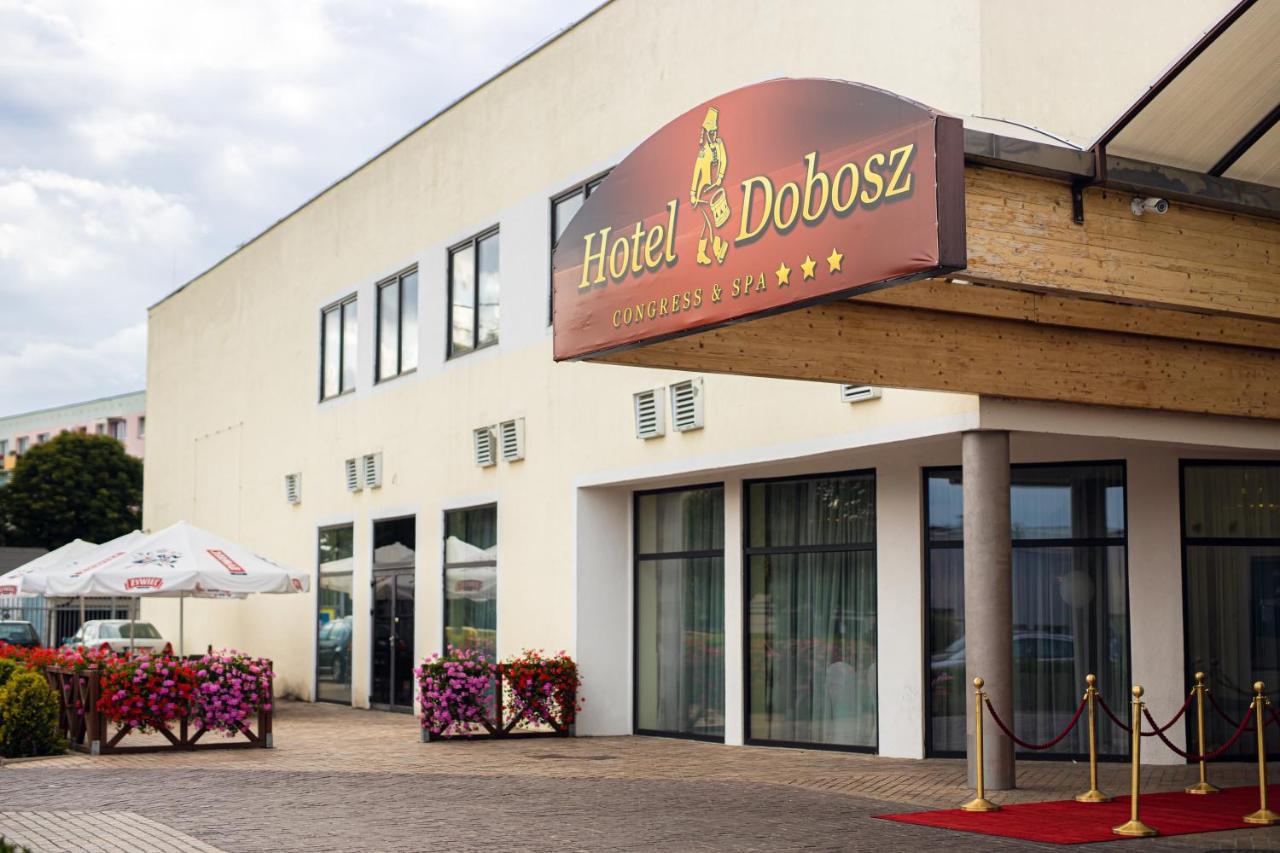 פוליס Hotel Dobosz מראה חיצוני תמונה