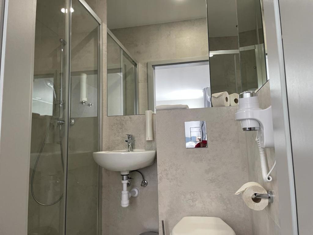 פוליס Hotel Dobosz מראה חיצוני תמונה