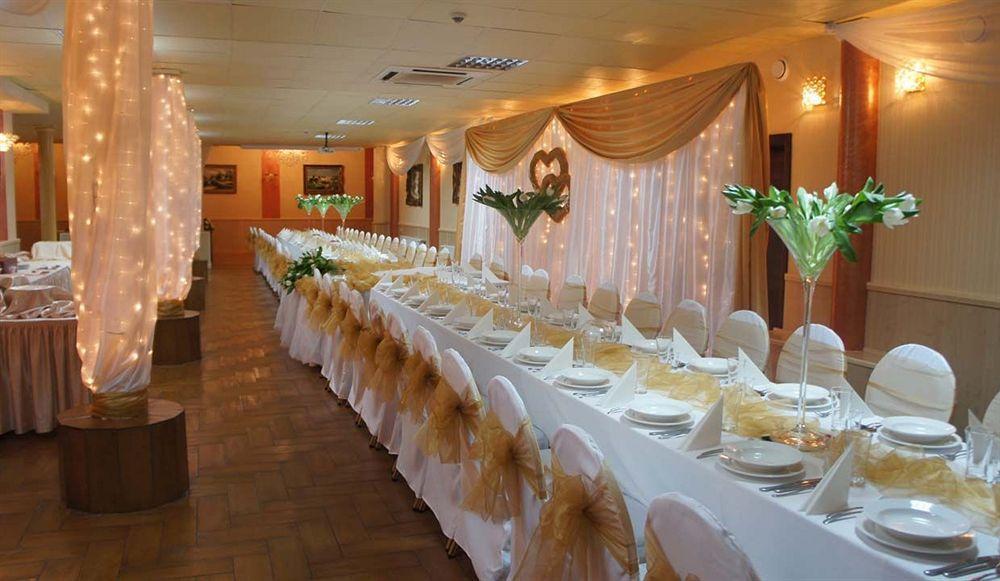 פוליס Hotel Dobosz מראה חיצוני תמונה