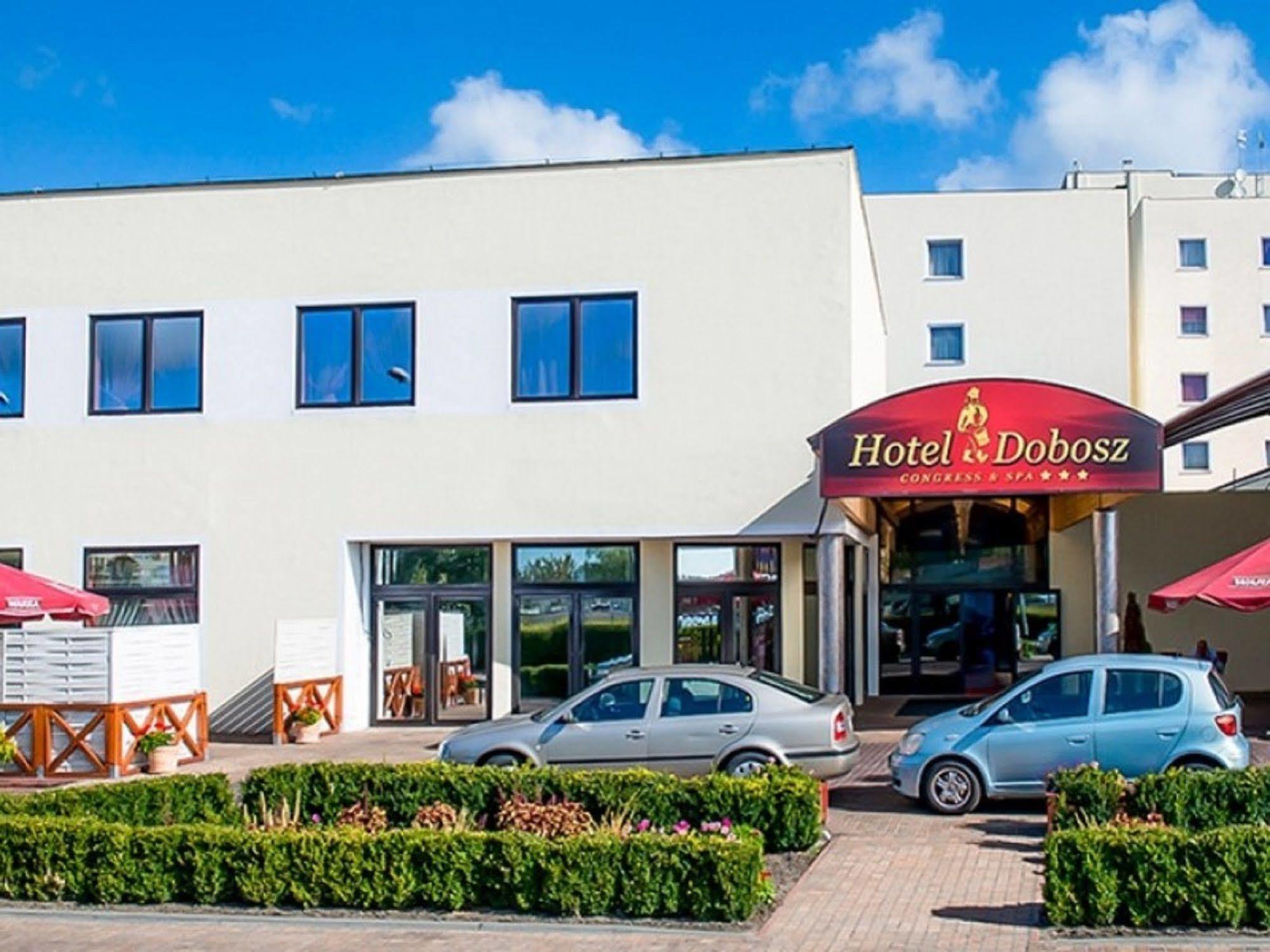 פוליס Hotel Dobosz מראה חיצוני תמונה